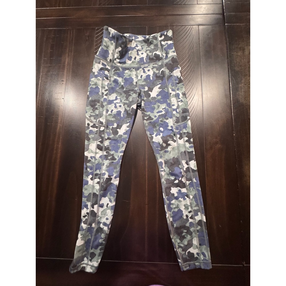 Athleta Ultimate Stash II 7/8 Tights Blue Camo High Rise Leggings XS Pockets